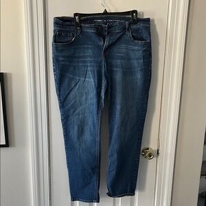 Old Navy Women's Straight Leg Jeans in Deep Blue
